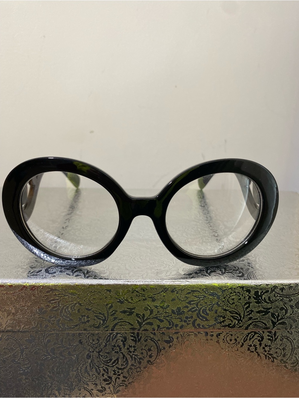Non prescription.  Classic Black Oval glasses - Women Accessories